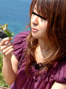 海辺で脱いで青姦が爽快！ ちひろ 天然むすめ