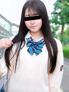 制服娘を電車でイタズラ 根岸由香