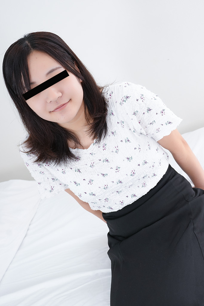 自分を変えたい！地味でおとなしそうな素人が初脱ぎ！