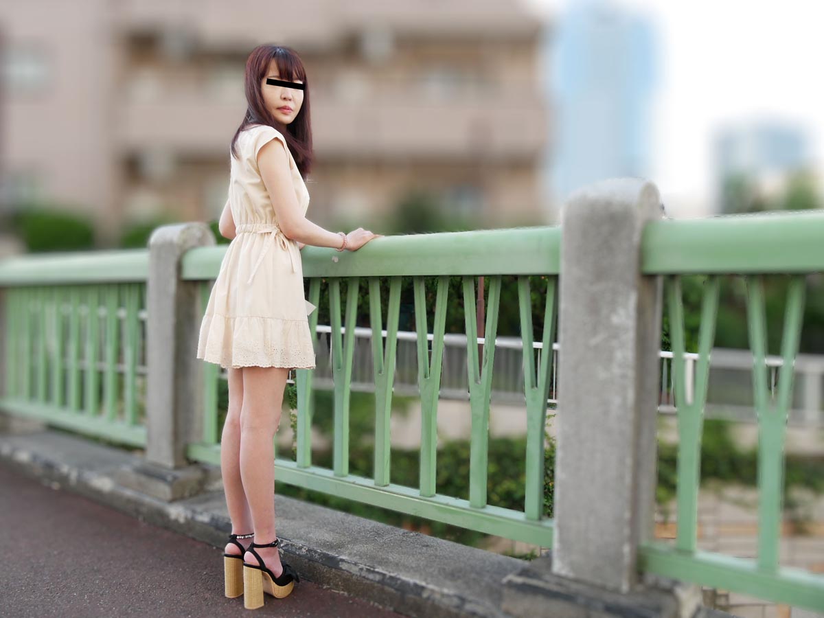 新居お披露目で誘った女の子と新しいソファでSEX