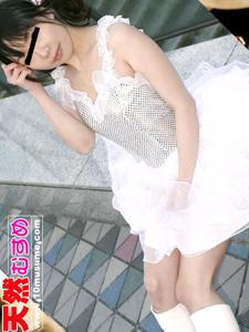 オタクの聖地で萌えメイドナンパ中出し