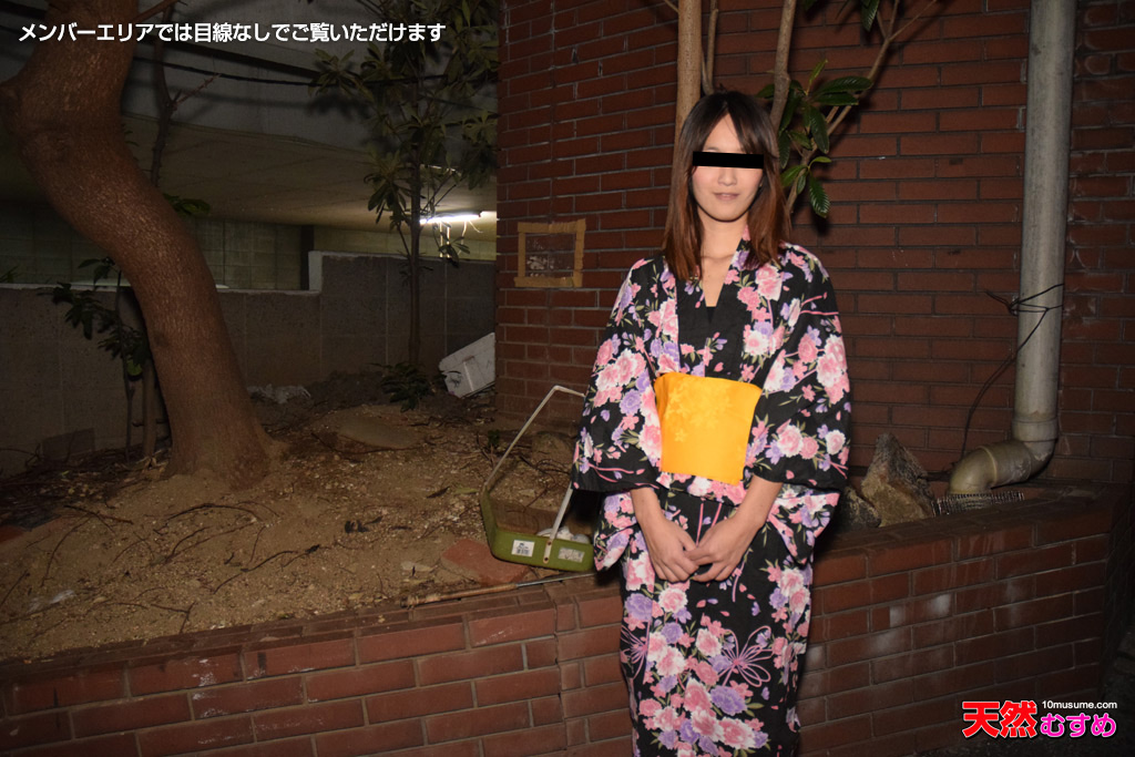 飛びっこ散歩 ~夜間の繁華街をおもちゃ遊び~