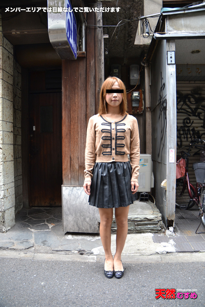  都会の真ん中で露出してもらい中出ししました