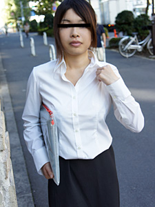 素人のお仕事　〜スクープ！美人新聞記者が巨乳でパイズリに挑戦！？〜