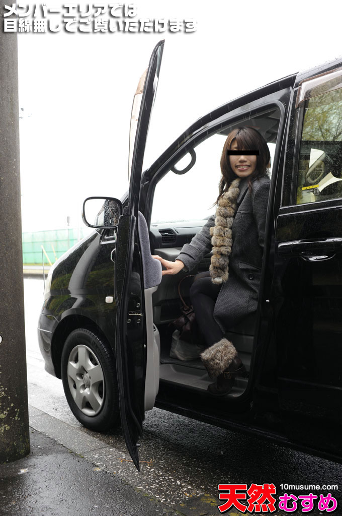  Ｅカップの巨乳娘はカーセックスに興味深々！