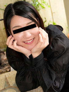 中居絢音 むっちりちっぱい美女がリップでご奉仕！