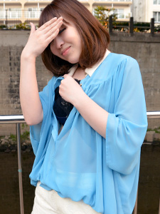 愛澤みのり 素人ＡＶ面接 〜生活ギリギリガールに鬼畜な３Ｐテスト〜