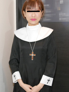 知念真紀 エッチなシスターは両手チンコクロスでおしゃぶり礼拝