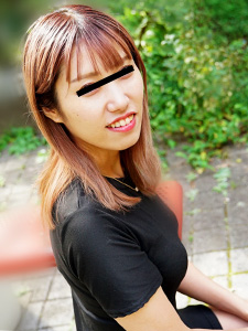 佐久間ゆうり 店長にモロバレ！イヤラシイ音をさせながら遅刻の連絡をするパイパン桃尻娘