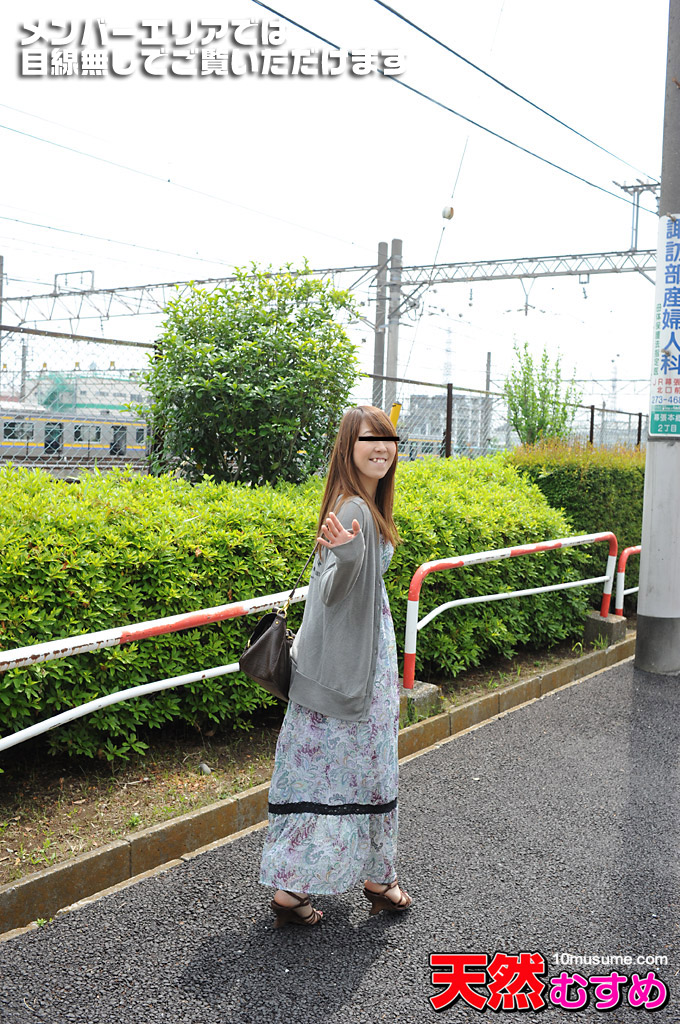  Tバックのビキニを着させてプチ露出