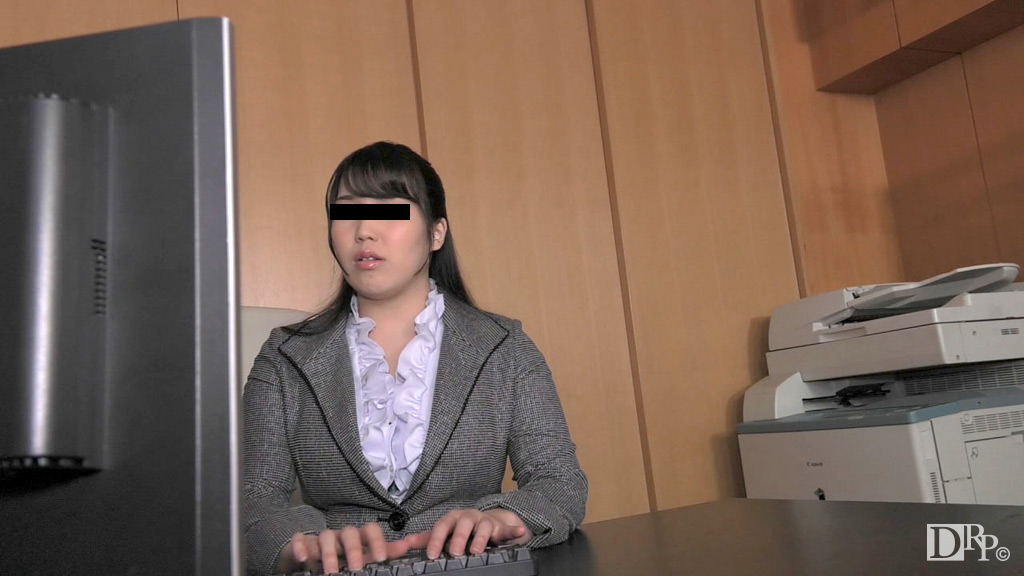 誘惑する痴女OL! 早くチンコ出しなさい